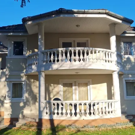 Yellow Sun 2 * Siófok